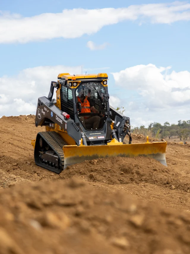 Never miss a grade with the John Deere 335 P and SmartGrade package 📐
Lock in your levels faster, work with confidence, and keep every pass right on target without the guesswork.

Smart tech. Serious results. 💪